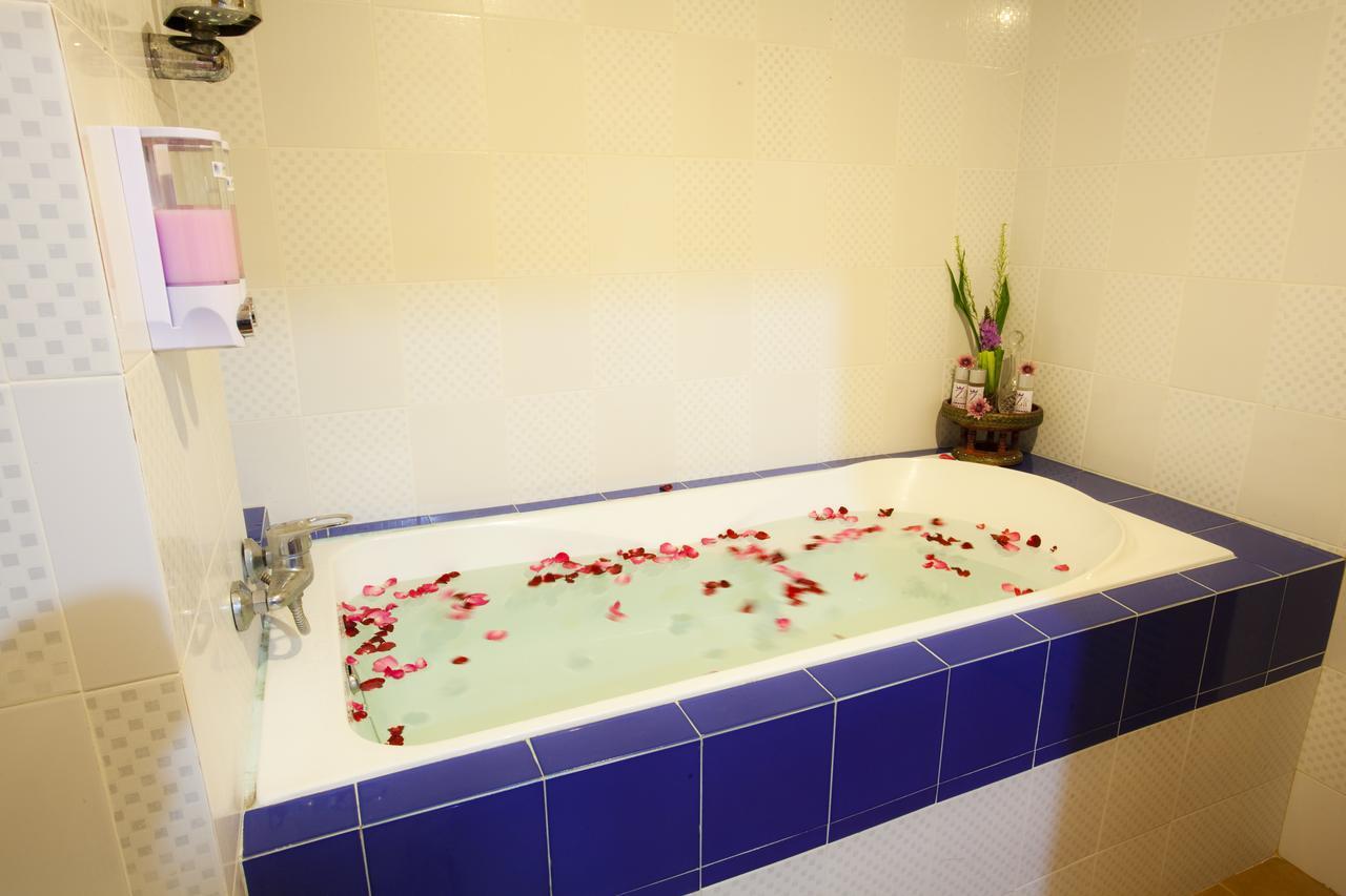 Zaza Hotel Samut Prakan Quarto foto